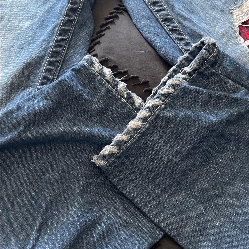 True Religion Classic Blue Denim Jeans - Picture 3 of 7